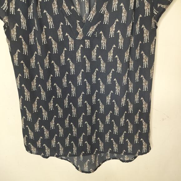 H&M Giraffe Print Top Short Sleeve V Neck Blouse - Picture 3 of 9